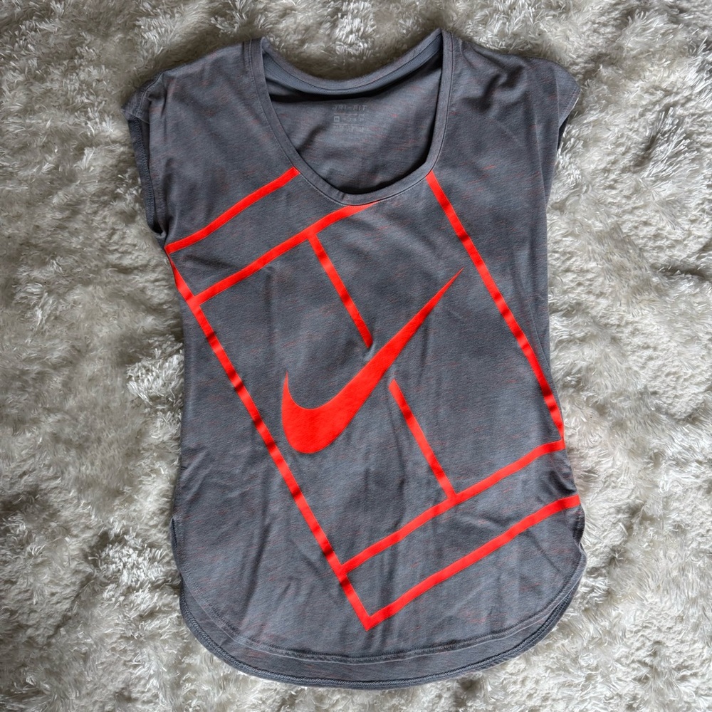 NIKE Court Baseline Tennis Shirt